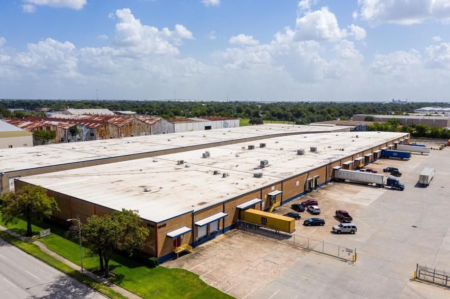Bldg 2 1040 Lockwood Dr photo 1