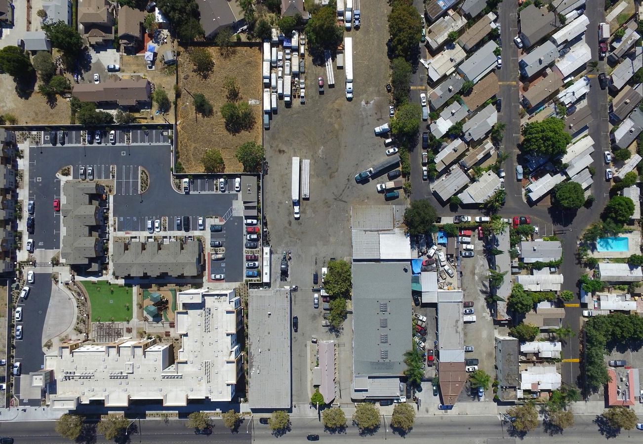 Industrial plus land photo 3