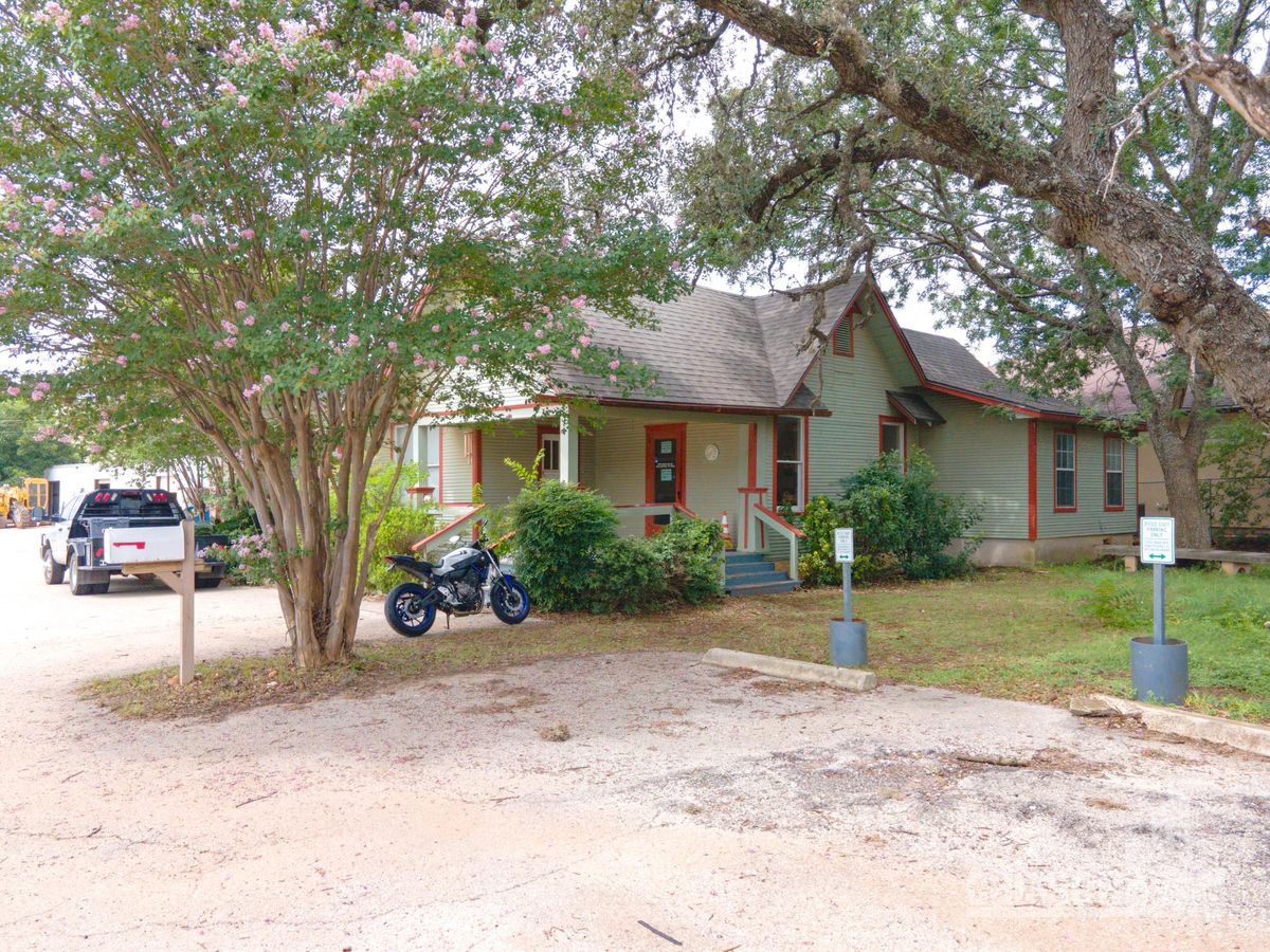 18833 Redland Rd photo 3