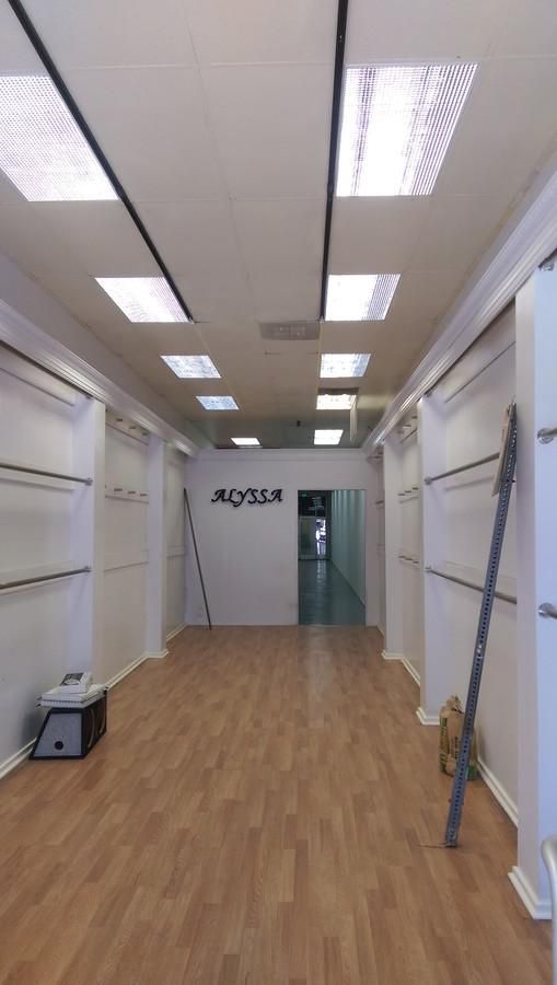 Retail Showroom / Office Space photo 3