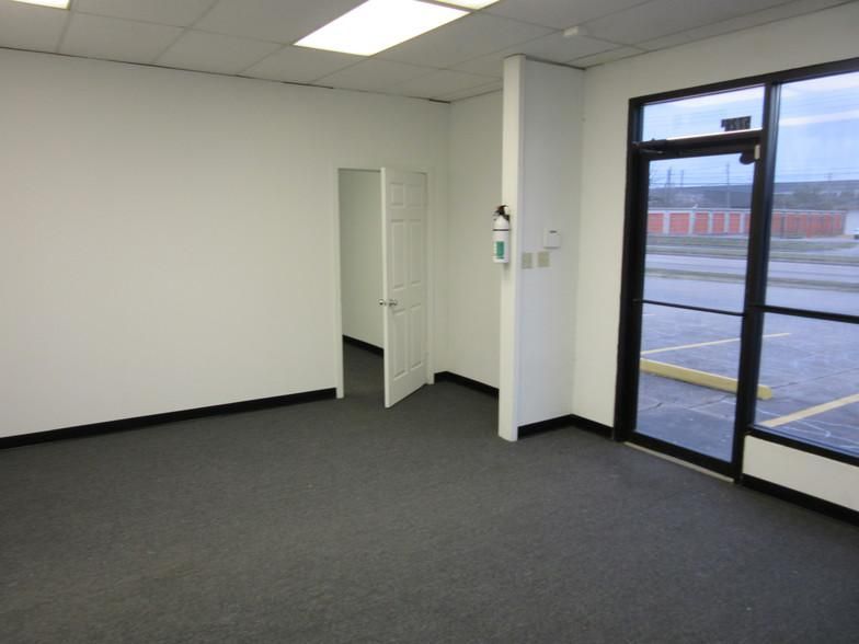 Bingle Business Park 5712-5726 Bingle Rd photo 2
