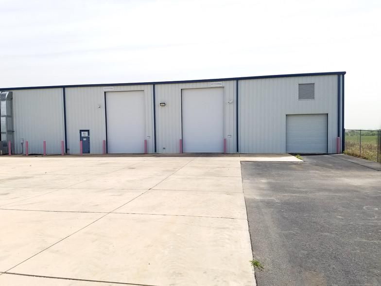 1601 Comanche Ln photo 3