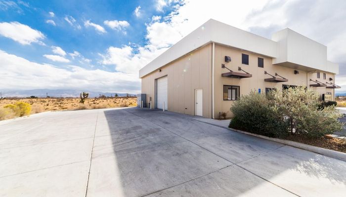 Warehouse Space for Rent at 10653 G Ave Hesperia, CA 92345 - #4