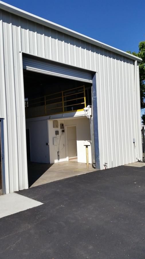 Menlo Industrial Center photo 4