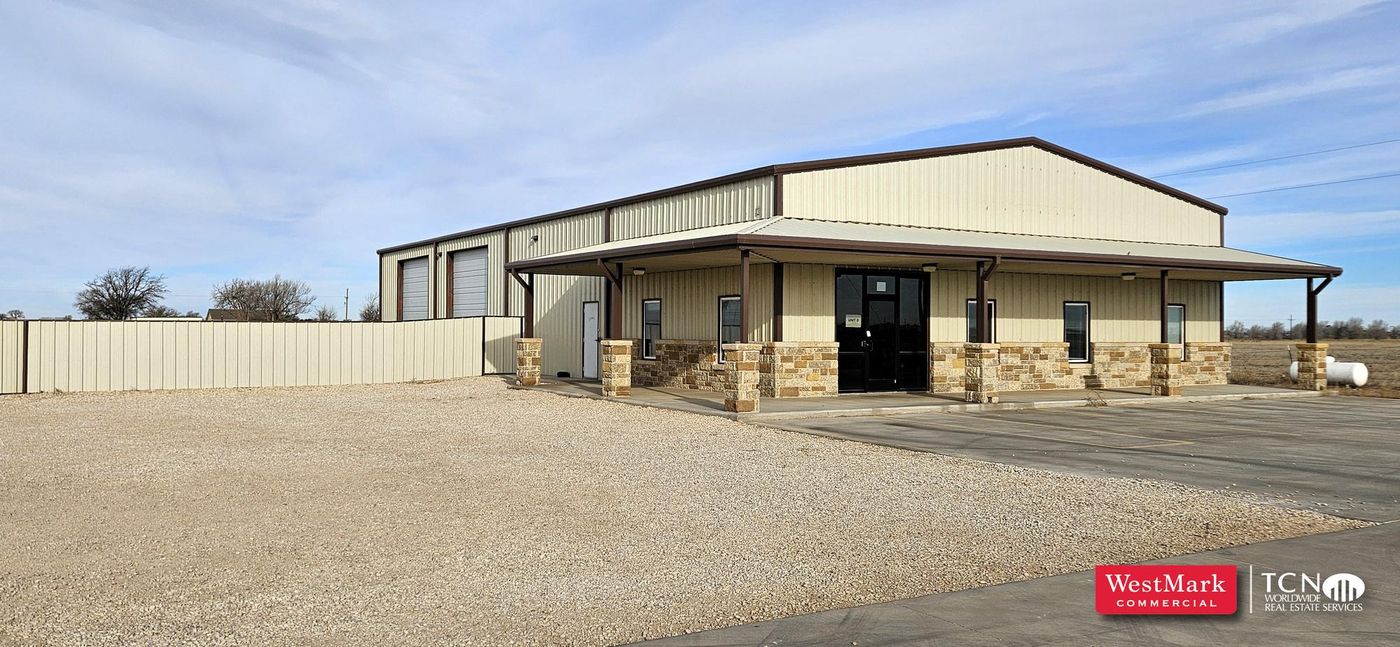 9402-D FM 1585 photo 2