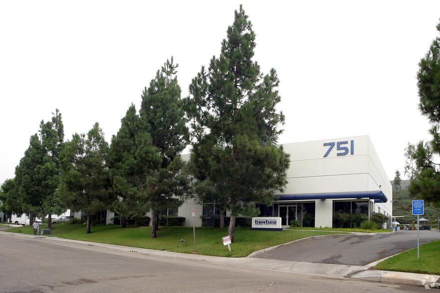 Bldg 7 751 Design Ct photo 2