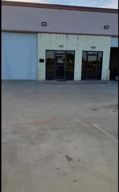shop for rent industrial/ commercial 4803 W Fuqua St