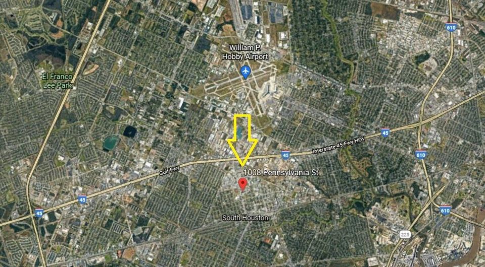 South Houston Warehouse w/ Offices near I-45 1002-1008 Pennsylvania Ave