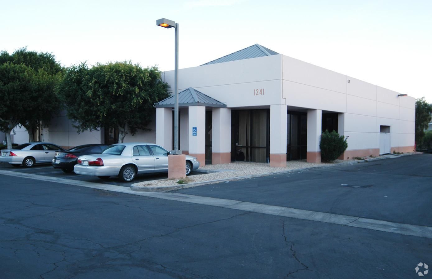 Flex Property For Lease photo 3