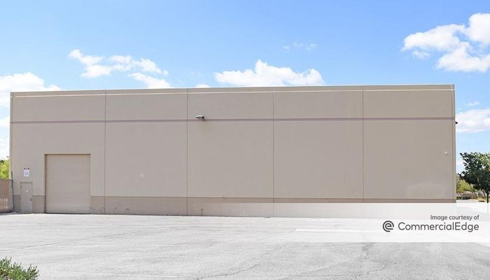 Warehouse Space for Rent at 4308 Resnik Court Bakersfield, CA 93313 - #2