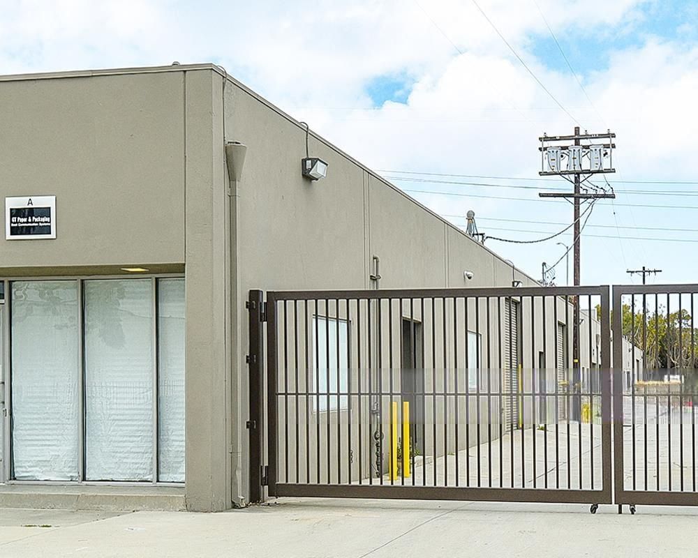 17205 & 17209 South Figueroa Street photo 4