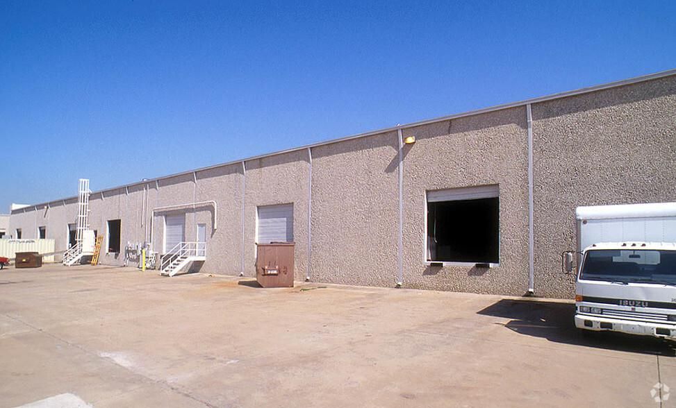 Richardson Distribution Center 1352-1366 Exchange Dr photo 4