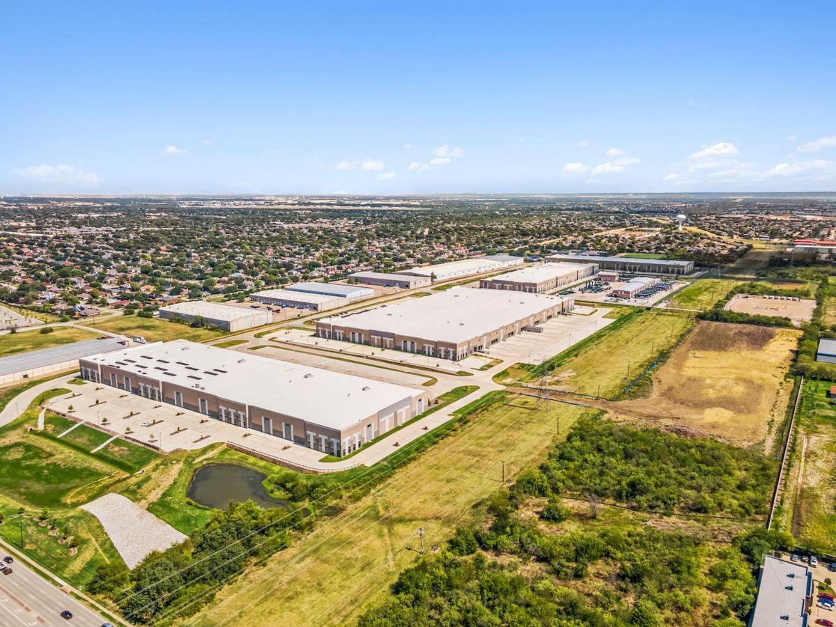Cooper Commerce Center Building 3 photo 2