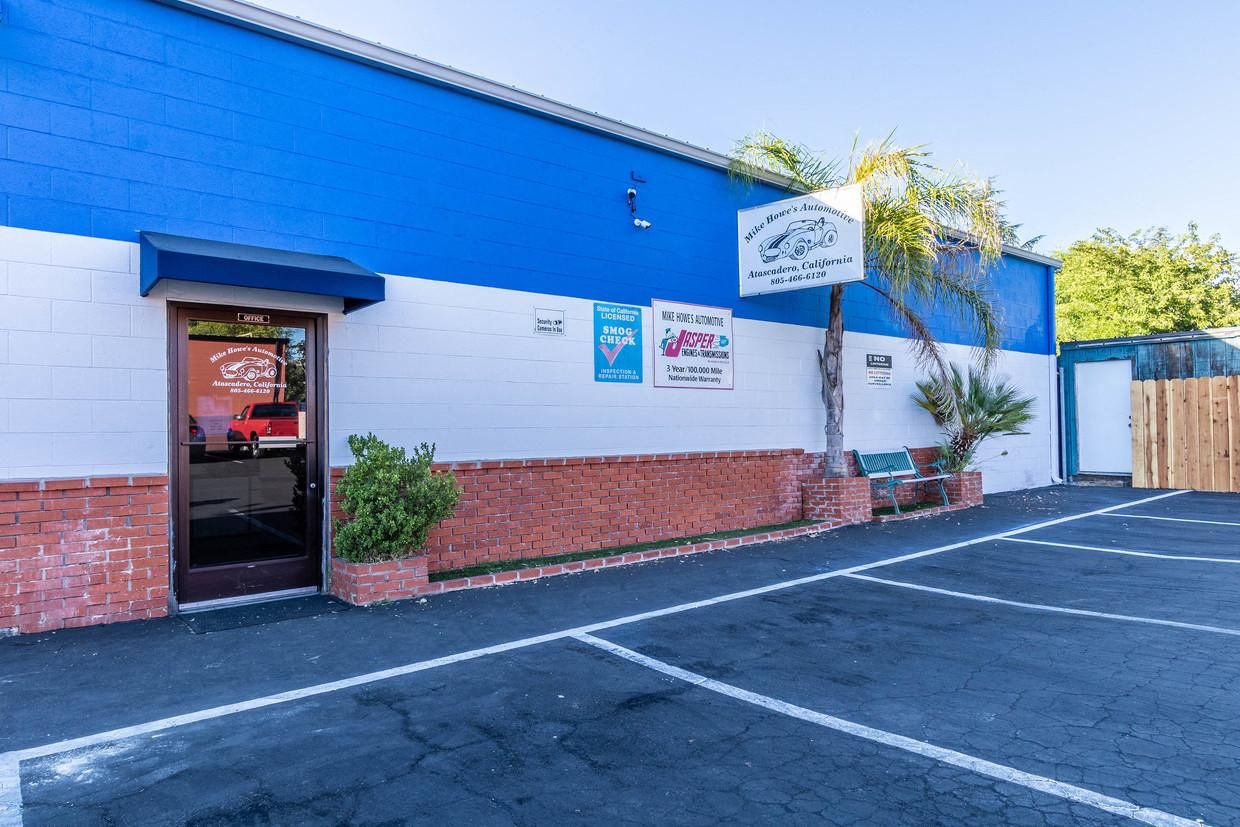High Exposure Retail Building w/ Rear Yard Area photo 3