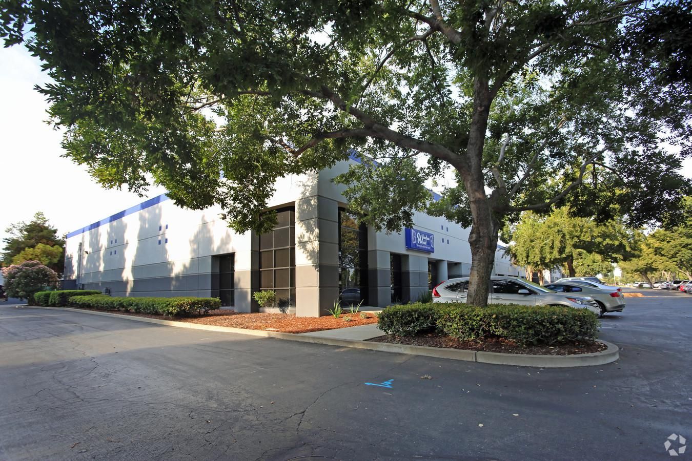 Bldg A photo 4