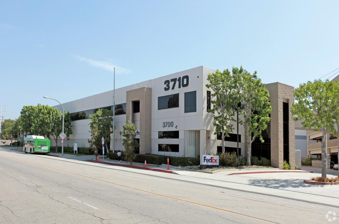 Robertson Station Bldg 1 photo 2