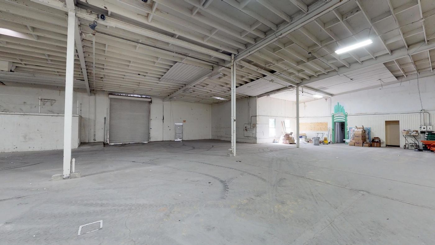 Green Zone Warehouse for Sale photo 1