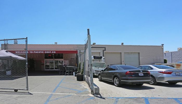 Warehouse Space for Rent at 10701-10703 Vanowen St North Hollywood, CA 91605 - #5