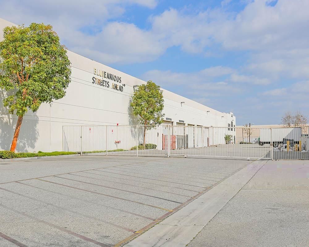 5500-5510 South Soto Street photo 3