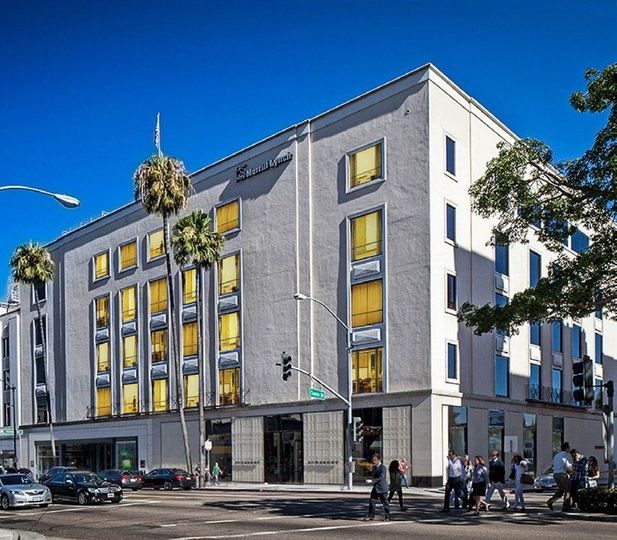 Wilshire Rodeo Plaza