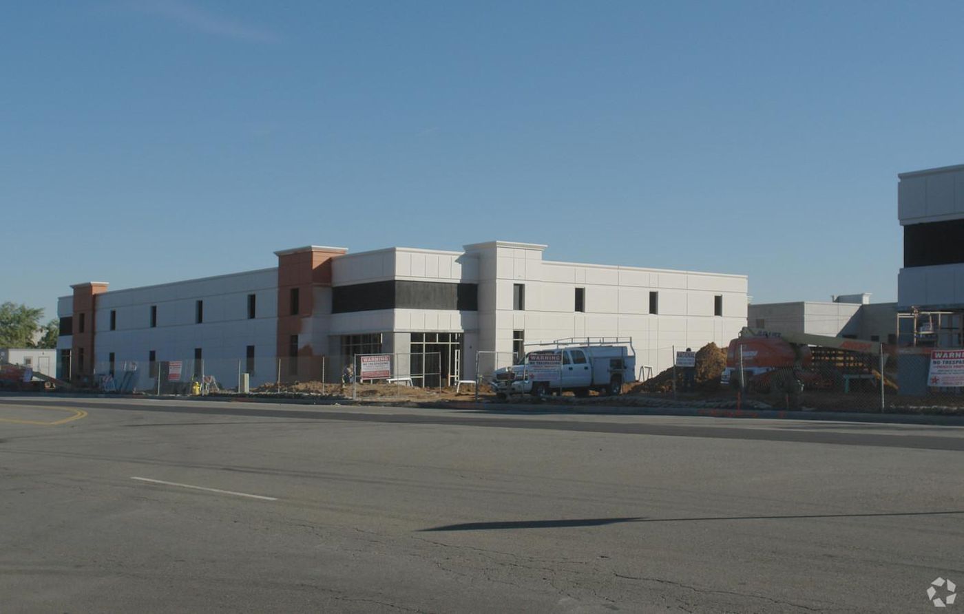 Bldg 102 photo 2