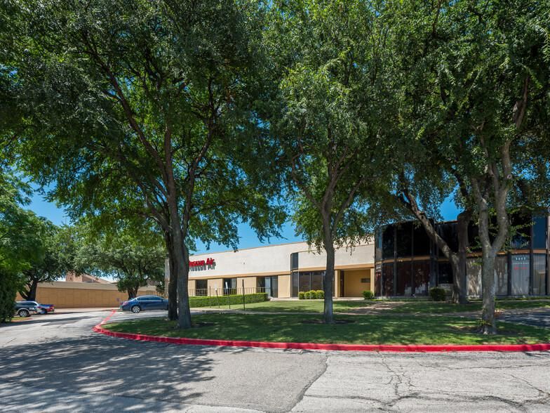 Building 3 1002 N Central Expy photo 1