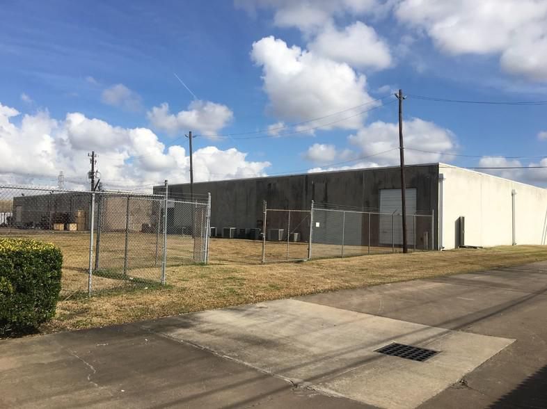 Bldg 400 7311 Galveston Rd photo 3