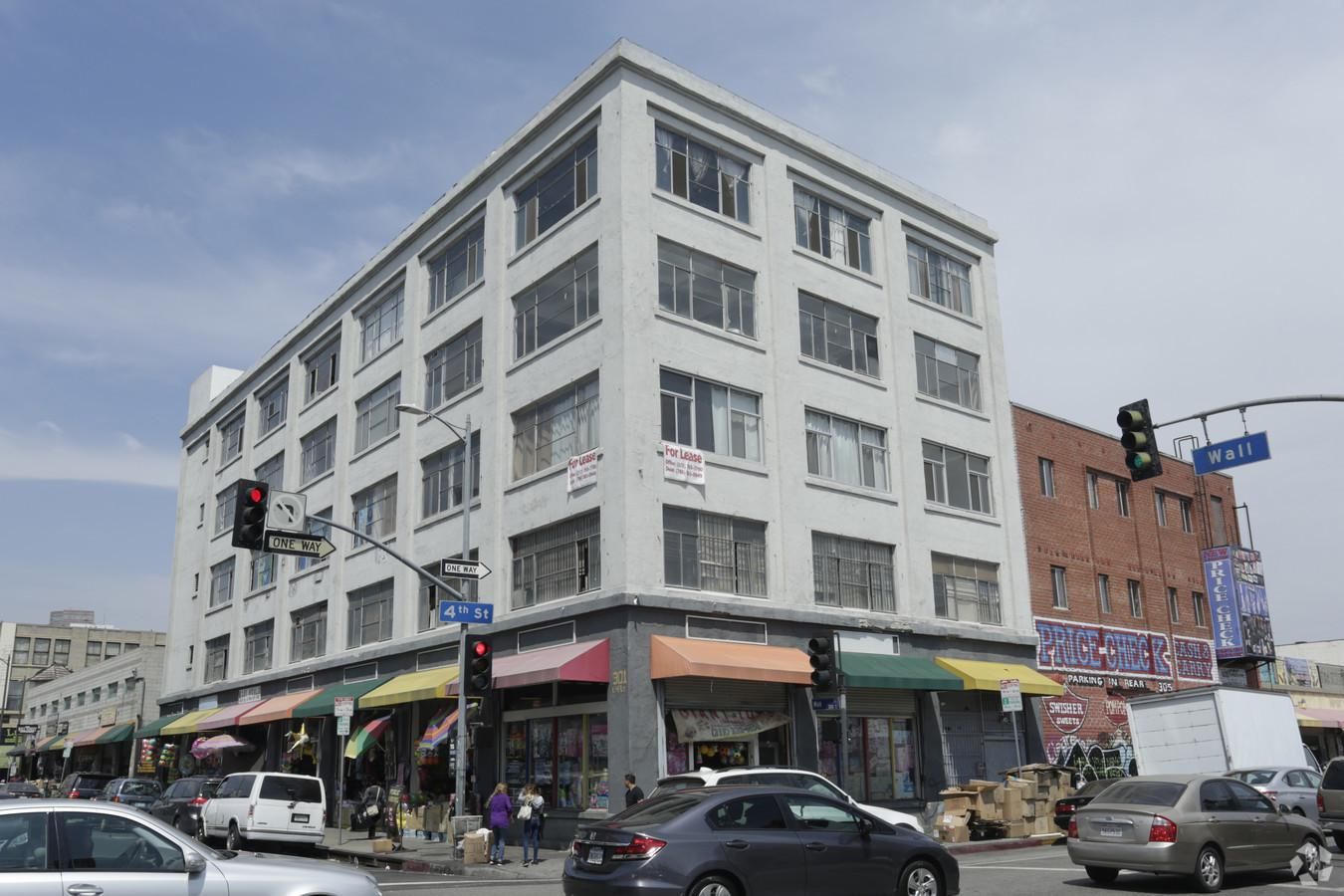 International Wholesale Center photo 4