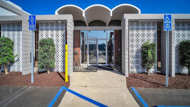 Multi-Functional Industrial Building 14208 Towne Ave
