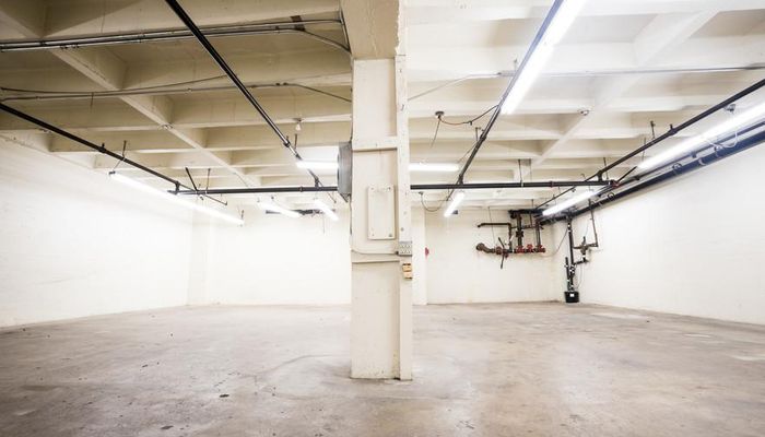 Warehouse Space for Rent at 718 Gladys Ave Los Angeles, CA 90021 - #7