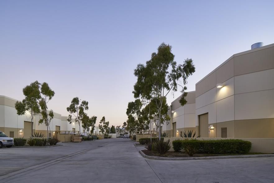 Seagate Business Park 2400 Celsius Ave photo 3