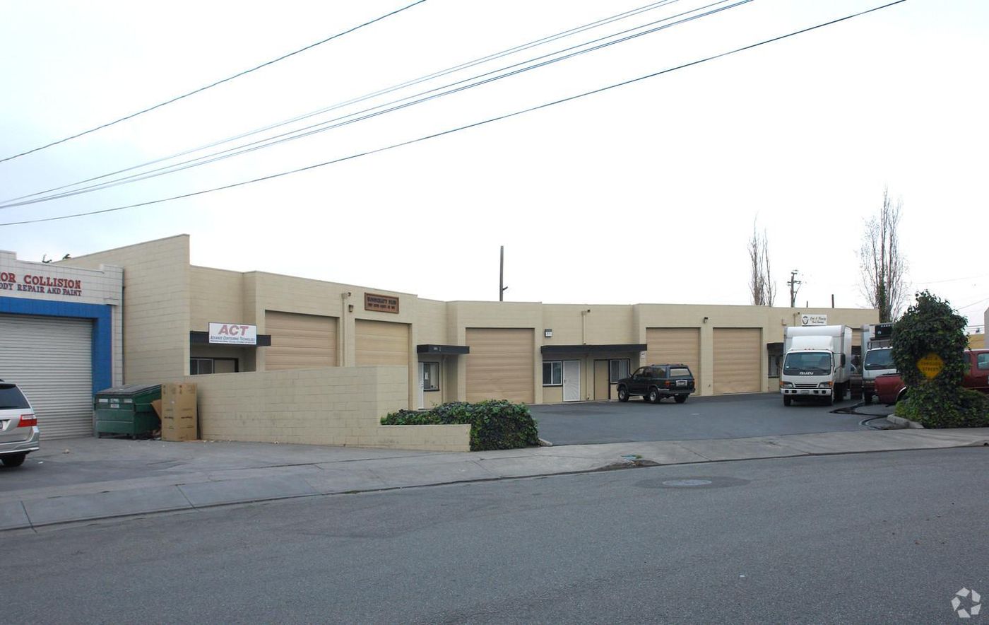 1685 Angela St photo 1