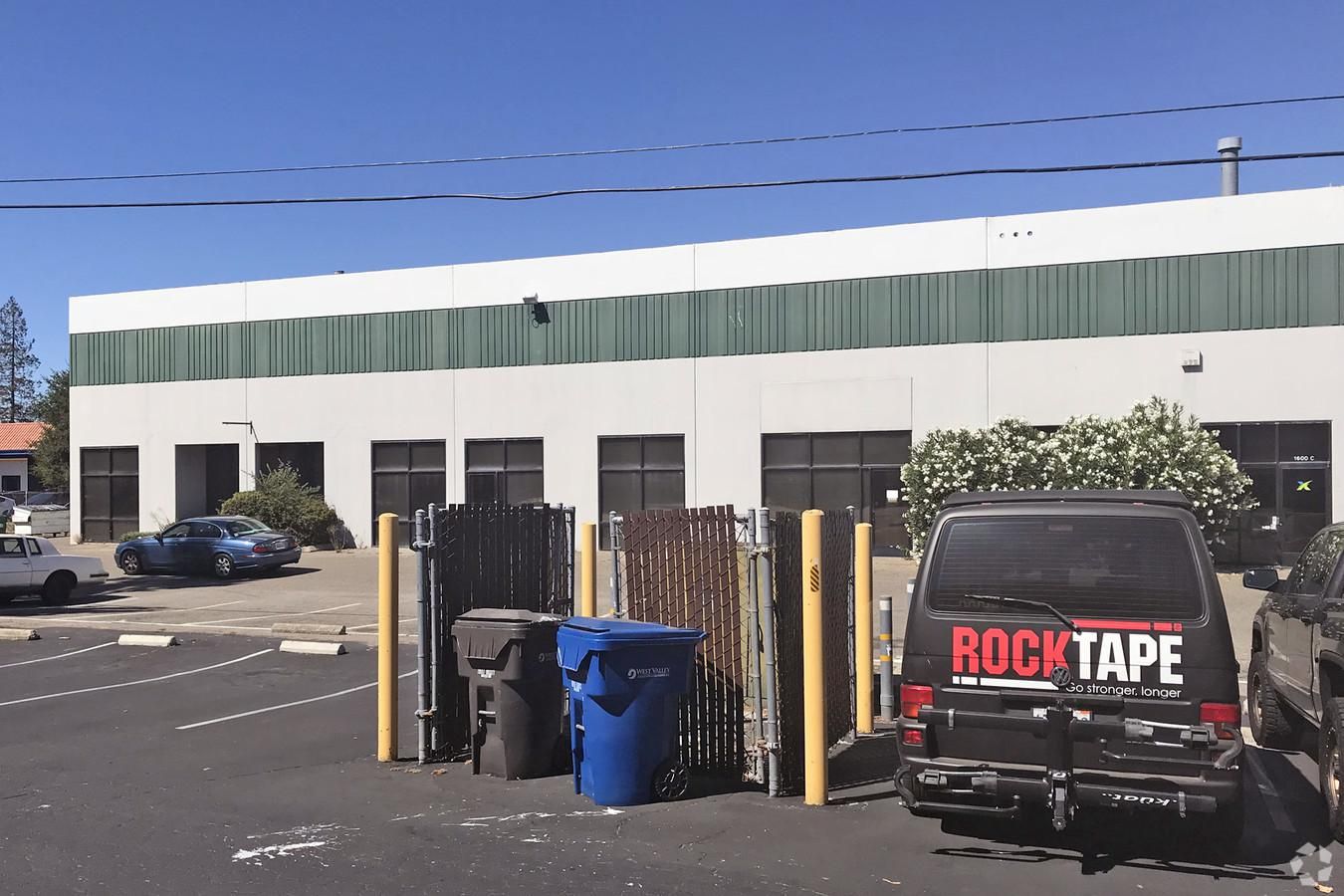 Multiple Spaces Property For Lease photo 3