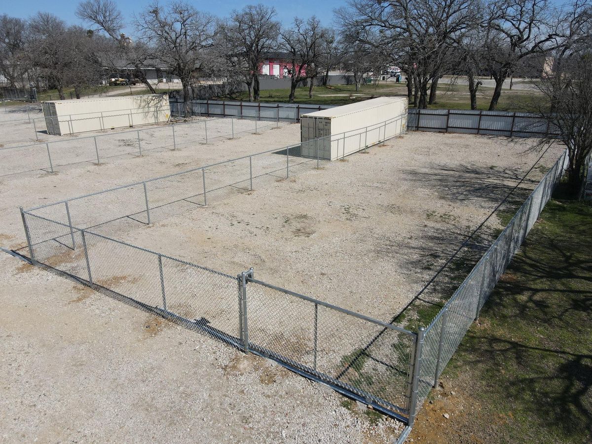Denton Mini Yards photo 4