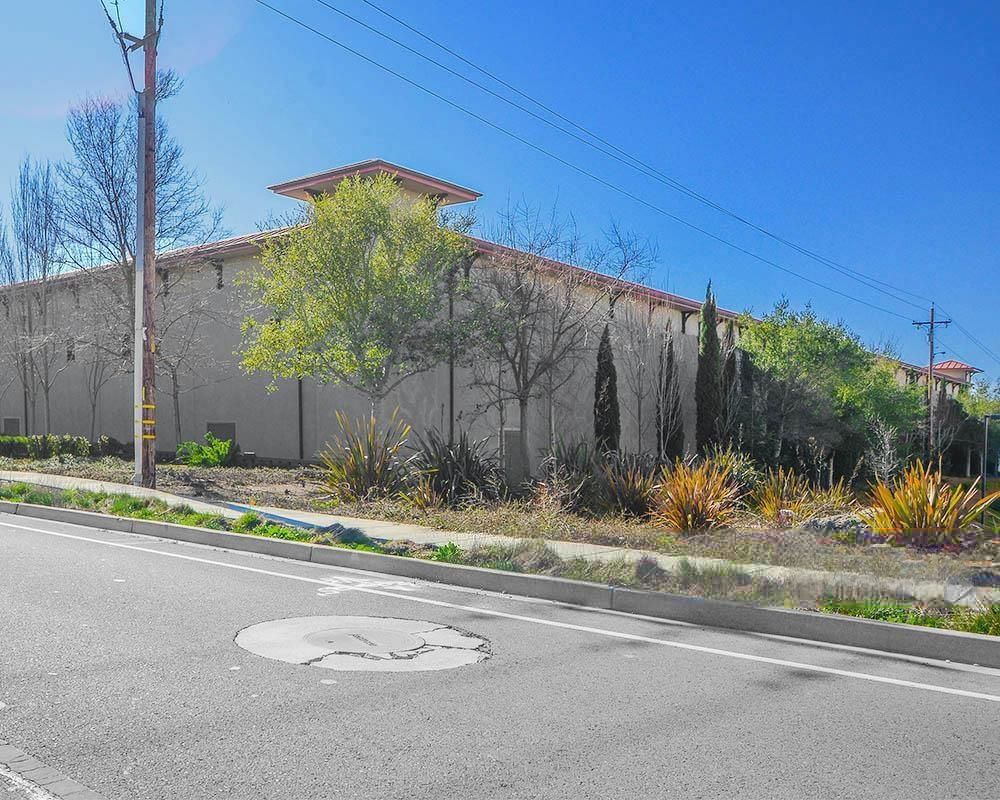 645 Devlin Road photo 3