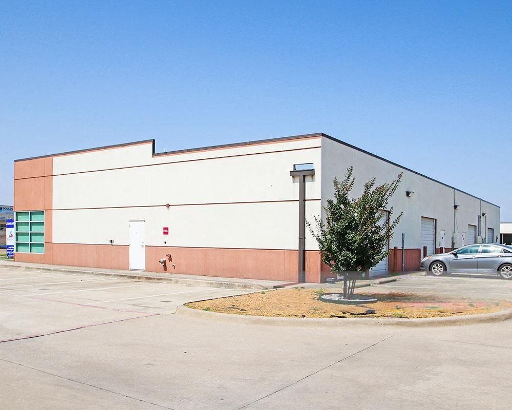 North Dallas Commerce Center photo 2