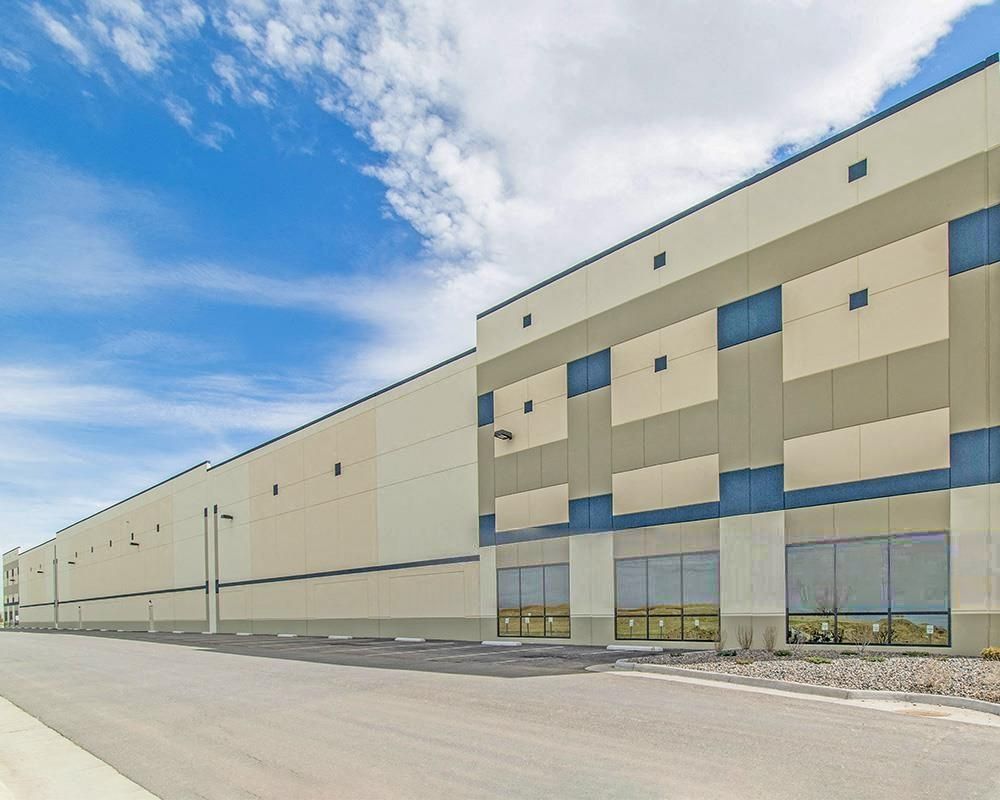 Majestic Commercenter - Building 5 photo 2