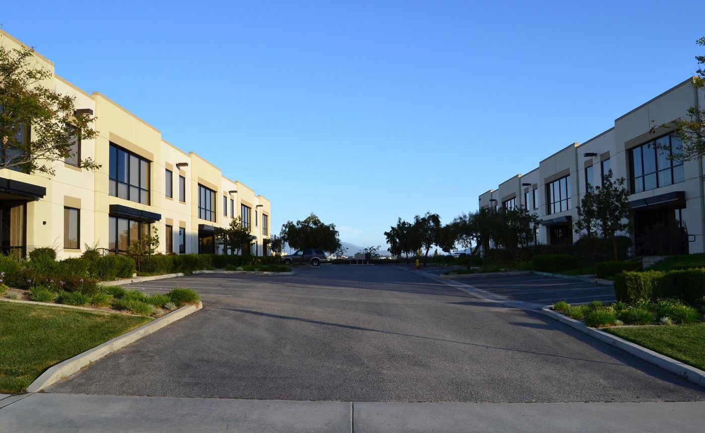 Valley Vista Commerce Center photo 3
