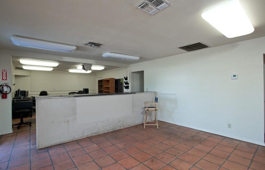 4414 Baldwin Blvd photo 3