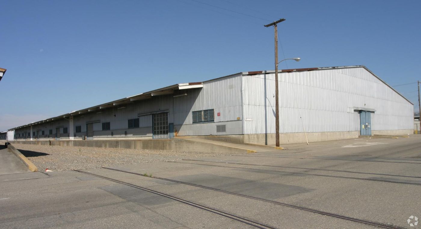 Bldg 213 photo 2