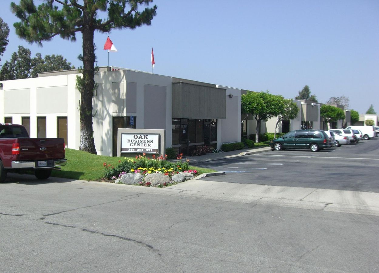 Oak Business Center photo 1