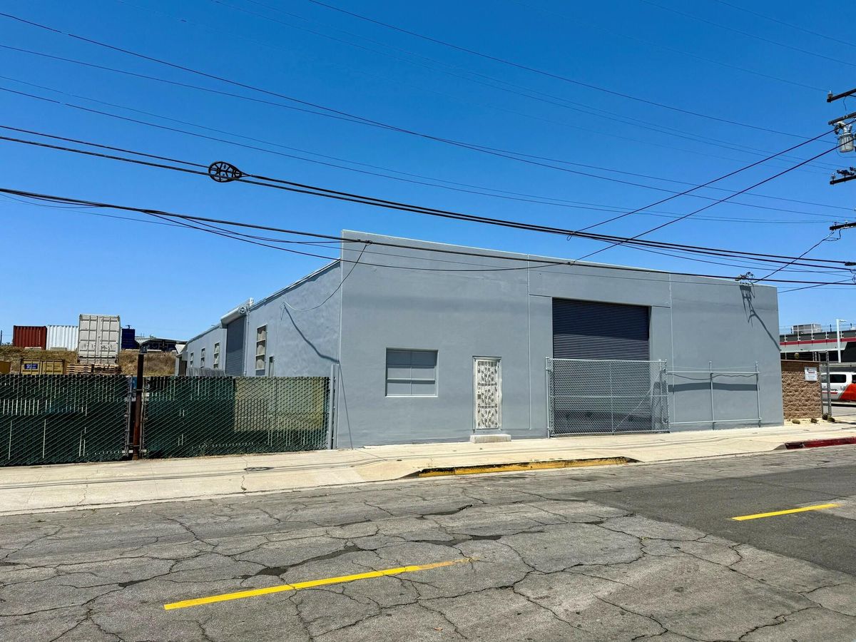1309 E Hill St photo 1