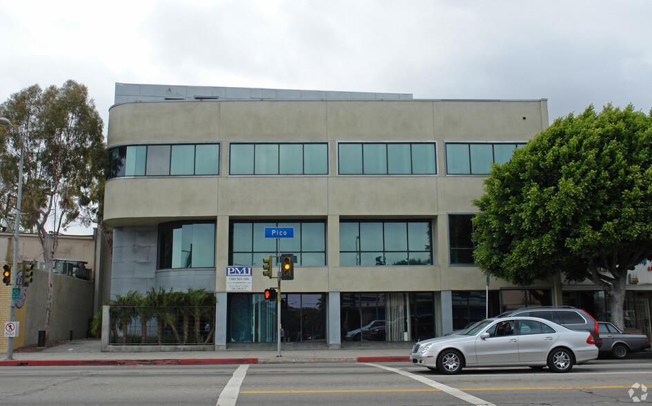 10951 W Pico Blvd photo 2