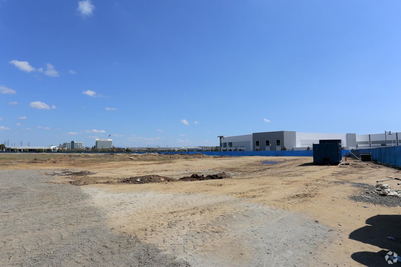 Bldg 15 photo 4