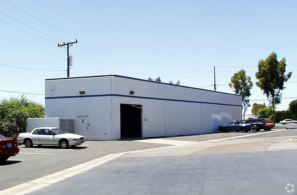 Executive Office Property For Lease photo 2