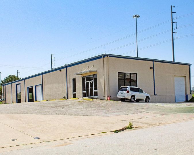 4001 Warehouse Row