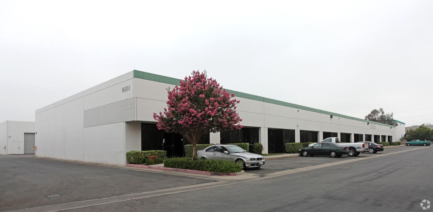 Bldg 4 photo 1