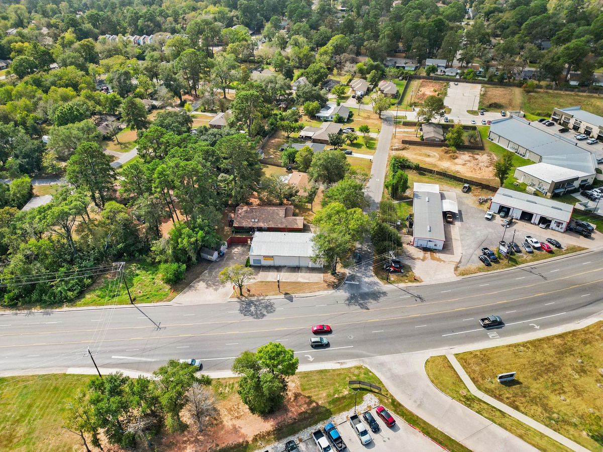 Prime Warehouse/ retail / office for Lease – High Traffic Count Off Hwy 75 in Huntsville photo 3