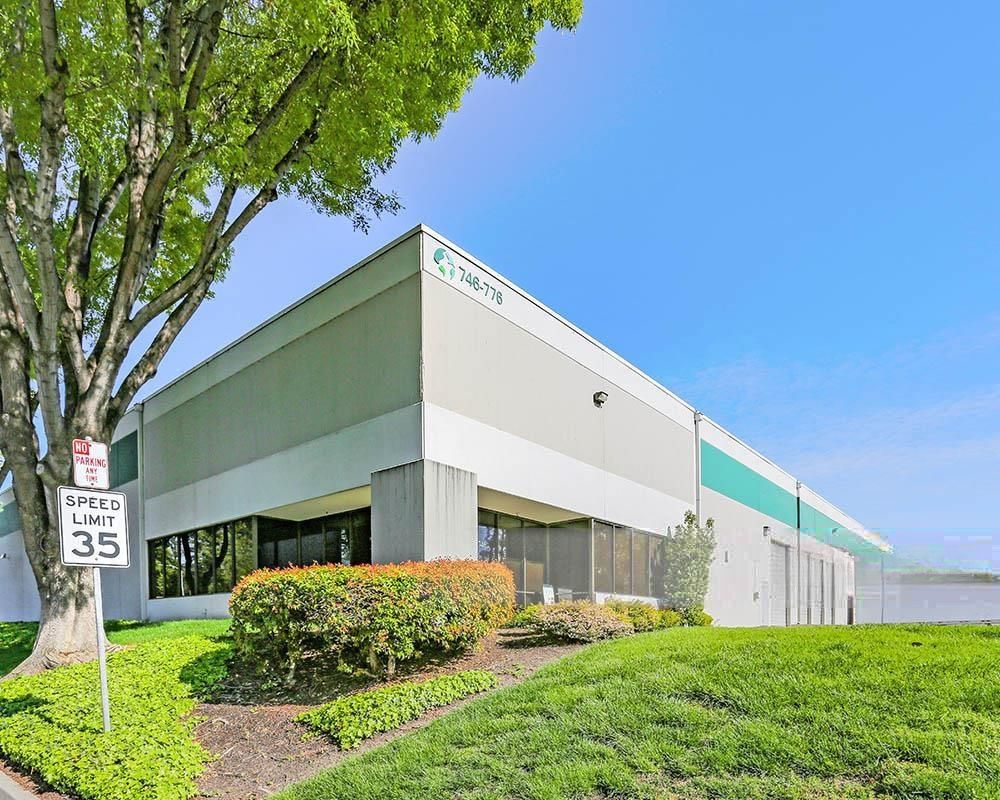 746-776 & 800-876 South Milpitas Blvd photo 4