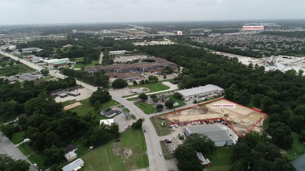 Building A 612 Spring Cypress Rd photo 1